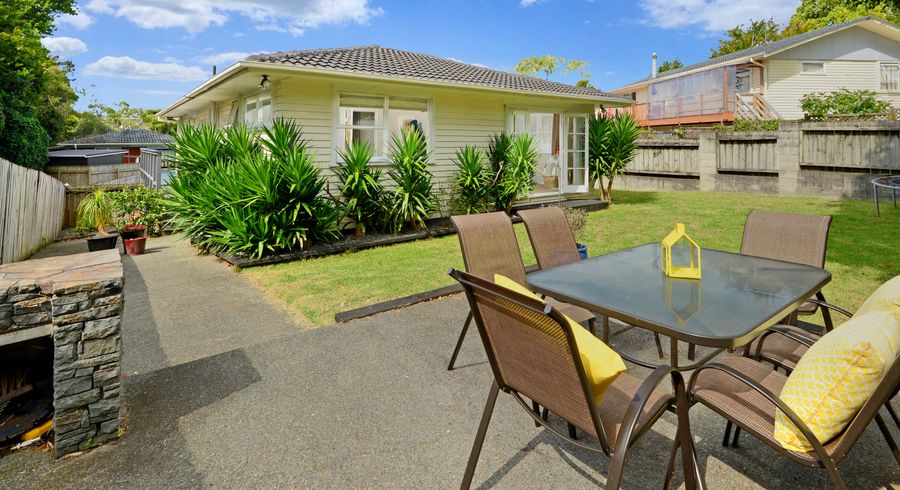  at 1/1A Hatherlow Street, Glenfield, Auckland