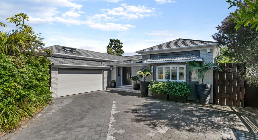  at 2/9 Vincent Road, Northcote Point, Auckland