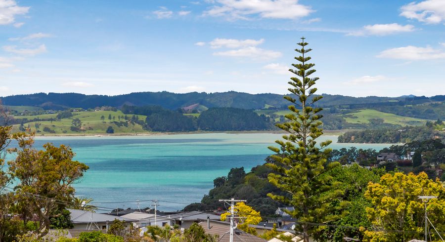  at 3/89 Litten Road, Cockle Bay, Auckland