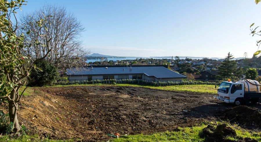  at 138 Bleakhouse Road, Mellons Bay, Auckland