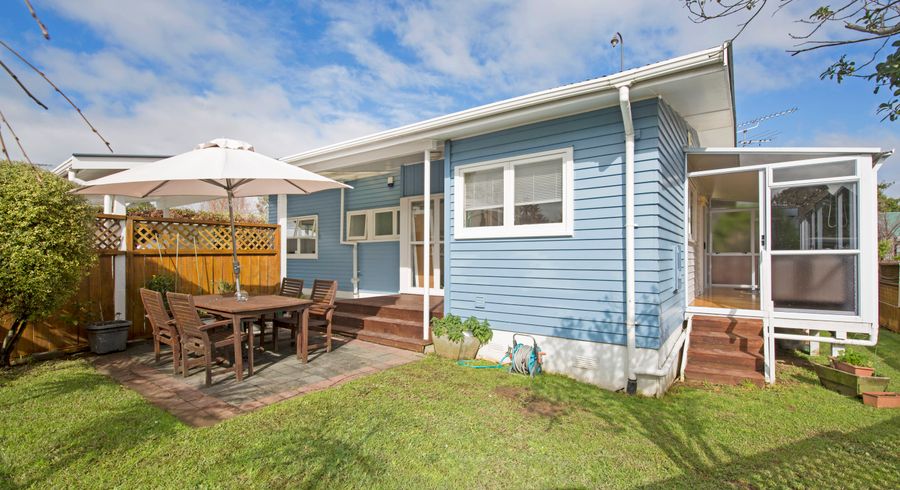  at 33 Minaret Drive, Bucklands Beach, Auckland