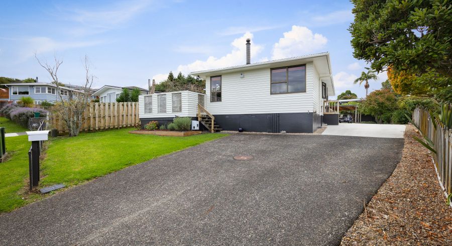  at 44 La Rosa Street, Green Bay, Auckland