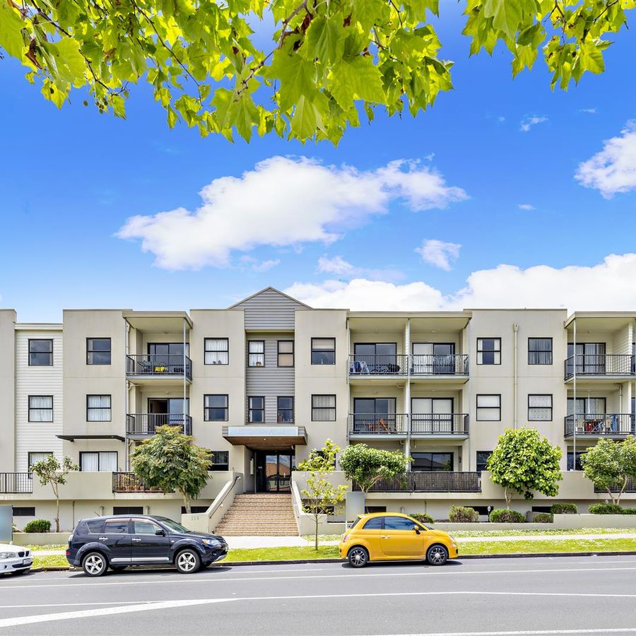 Free property data for 24/124 Road, Flat Bush, Auckland homes.co.nz