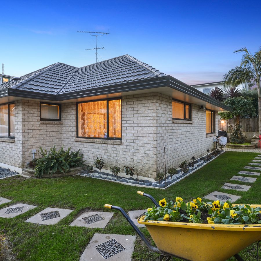 Free property data for 34A Line Road, Glen Innes, Auckland homes.co.nz