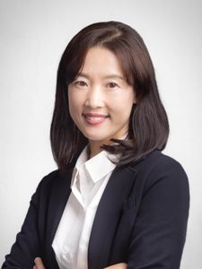 Kelly Choi