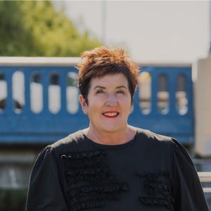 Tracy Thomson