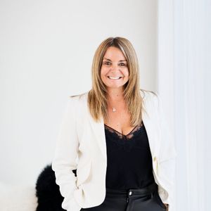Penny Lyons