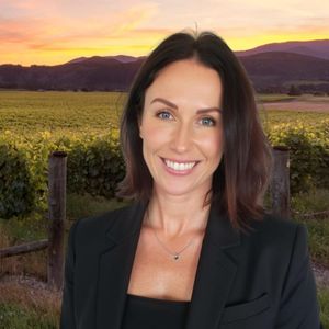 Stephanie Lay