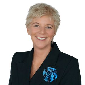 Valerie Hanger AREINZ