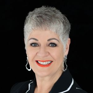 Elaine Schuck