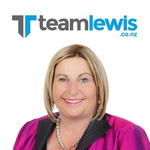 Carol Lewis