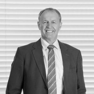 Clive Saleman AREINZ