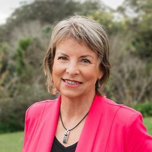 Carolyn Smith