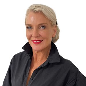 Mary-Louise Johns AREINZ