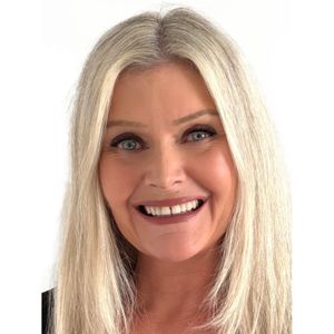 Bron Poole