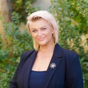 Stacey Smith
