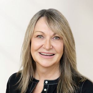 Louise Dobson