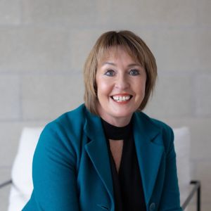 Fiona Horne