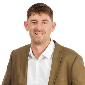 Dan Perrett