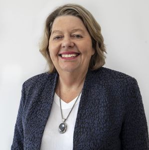 Lorraine Girvan