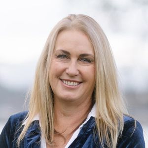Lesa Davis