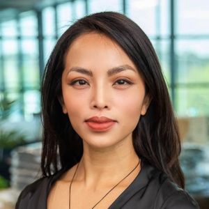 Holly Vo