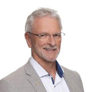 ROSS COLLINS