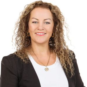 Natalie Kelly